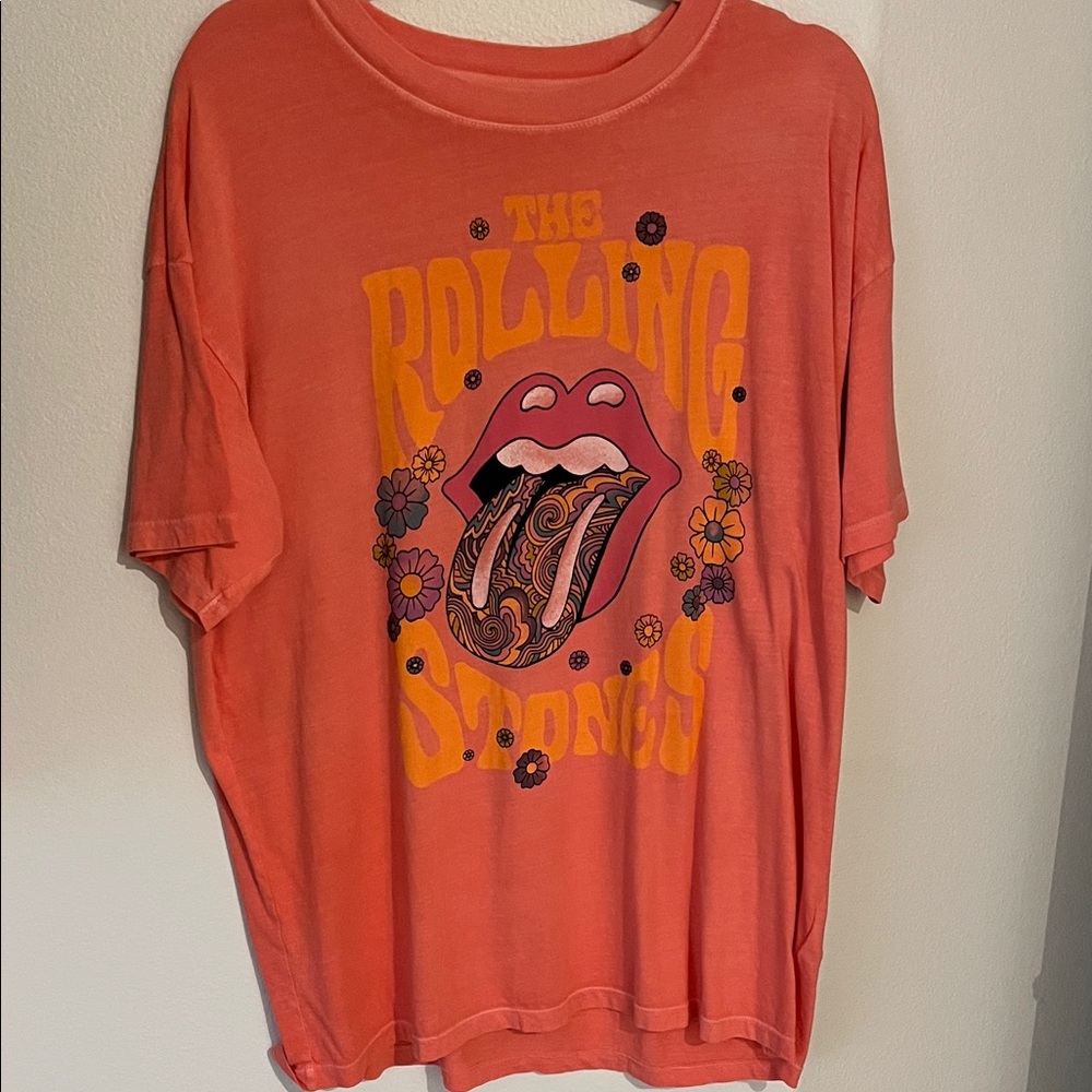 American Eagle- AE OVERSIZED The Rolling Stones Graphic Tee - Coral